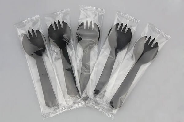 Spoon and Fork Packing